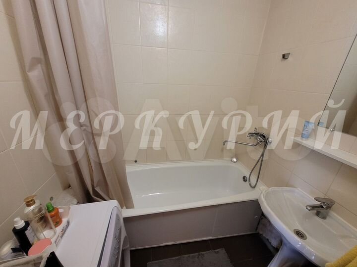 1-к. квартира, 42 м², 2/10 эт.