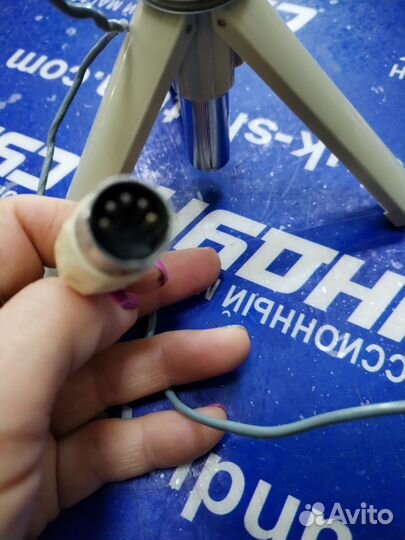 Ретро студийный микрофон ML на подставке