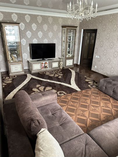 2-к. квартира, 76 м², 2/3 эт.