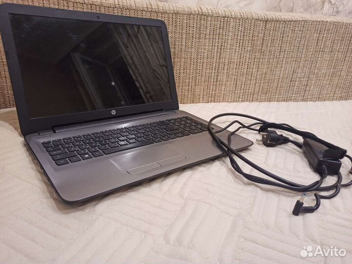 Ноутбук HP 15-ba040ur