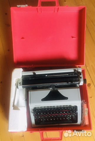 Пишущая машинка «Любава»