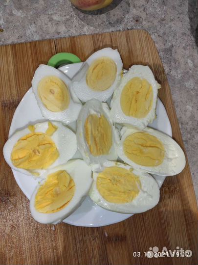 Яйцо куриное домашнее