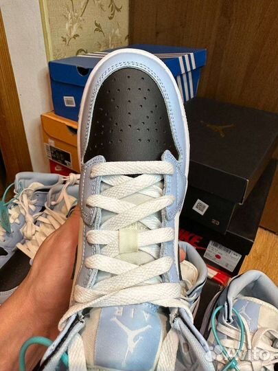 Nike air jordan 1 mid ice blue