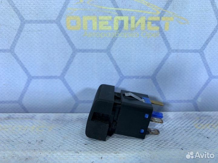 Кнопка антипробуксовки Opel Vectra B X20XEV 1999