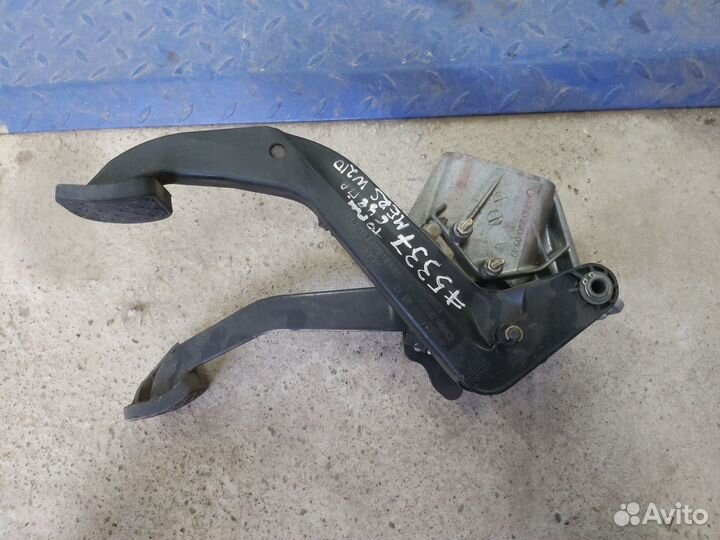 Узел педальный Mercedes-Benz E-Class W210