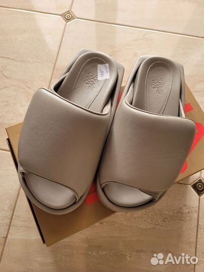 Новые сандалии Италия кожа