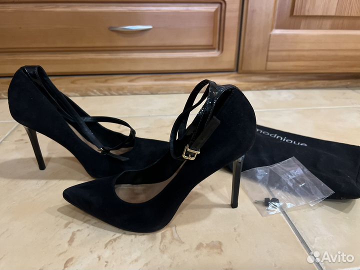 Туфли Pour le Victoire Италия