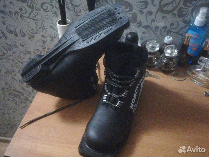 Лыжные ботинки