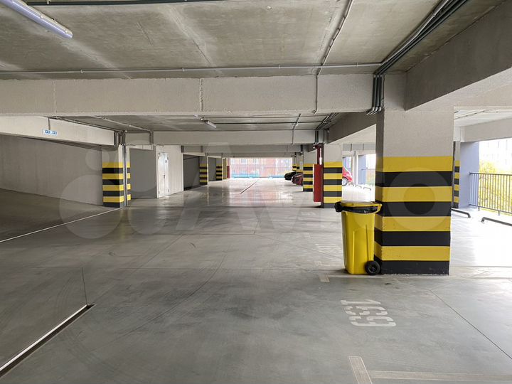 Машиноместо, 14 м²