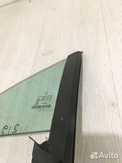 Форточка двери задняя правая Mercedes Benz Cls350