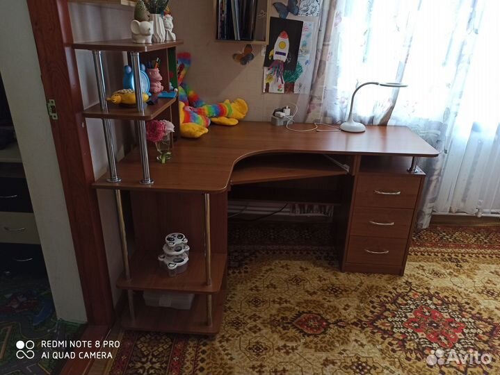 Продам стол угловой компьютерный