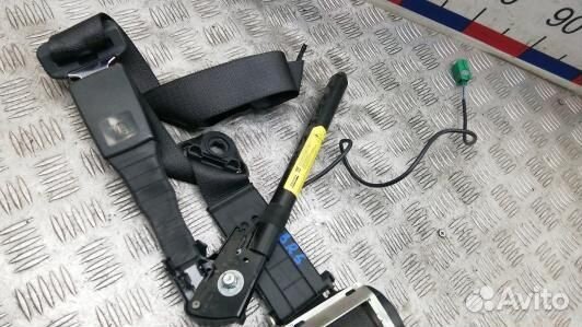 Ремень безопасности с пиропатроном сиденья передне