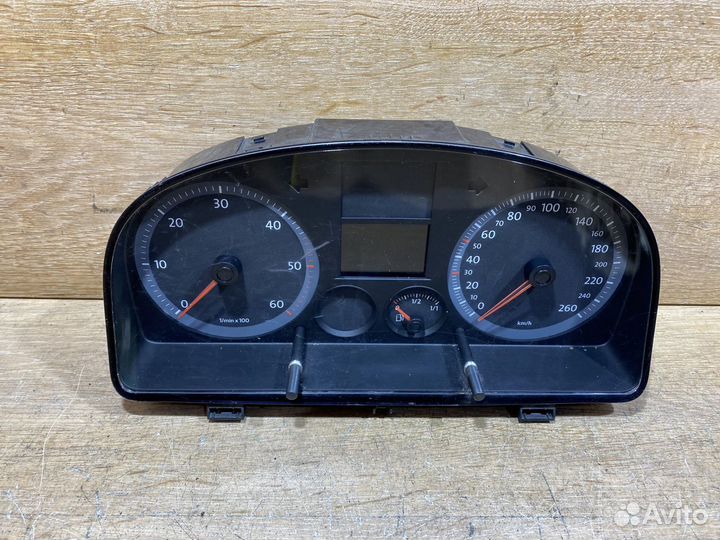 Панель приборов Volkswagen Caddy 3 дизель 112188