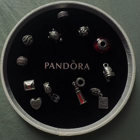 Шармы, браслет, серьги и кольца Pandora