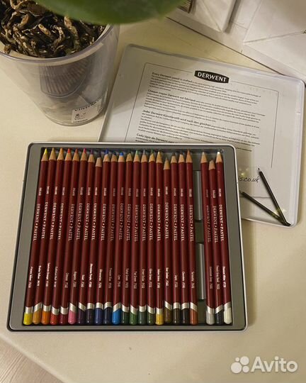 Набор пастельных карандашей Derwent Pastel 24