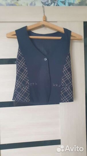 Жилетка для мальчика и девочки школьная