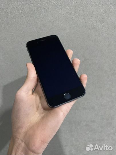iPhone 8, 64 ГБ