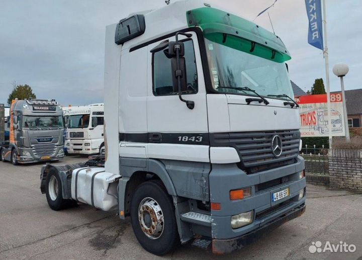 Pазбираем грузовик Mercedes-Benz Actros MPI 1996-2