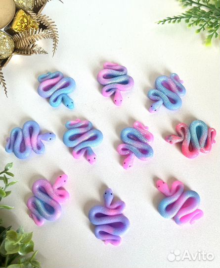 Мини сувенир змея из мыла 2025