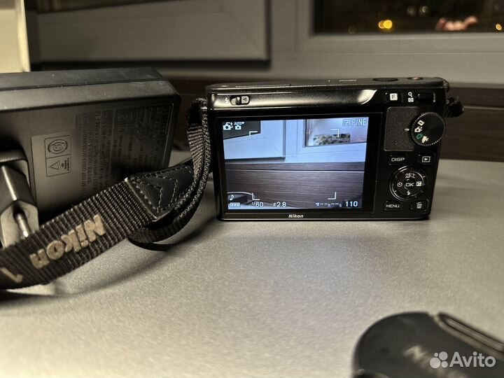 Цифровой фотоаппарат Nikon1 J1