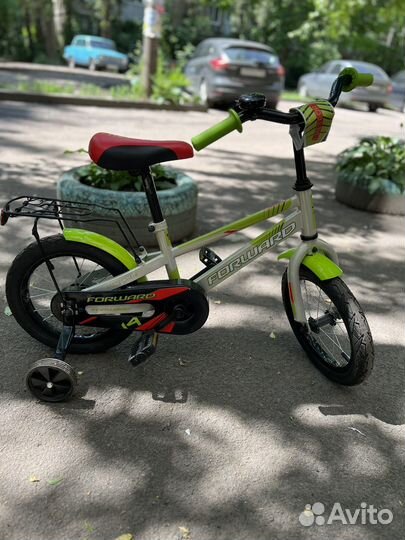 Трехколесный велосипед