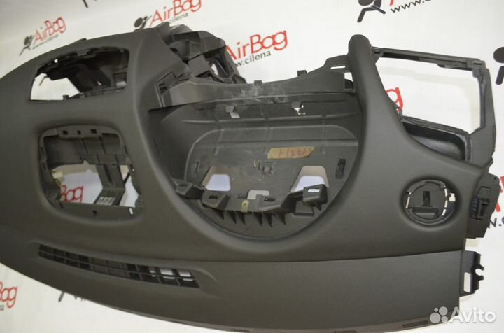 Торпедо панель приборов Renault Fluence