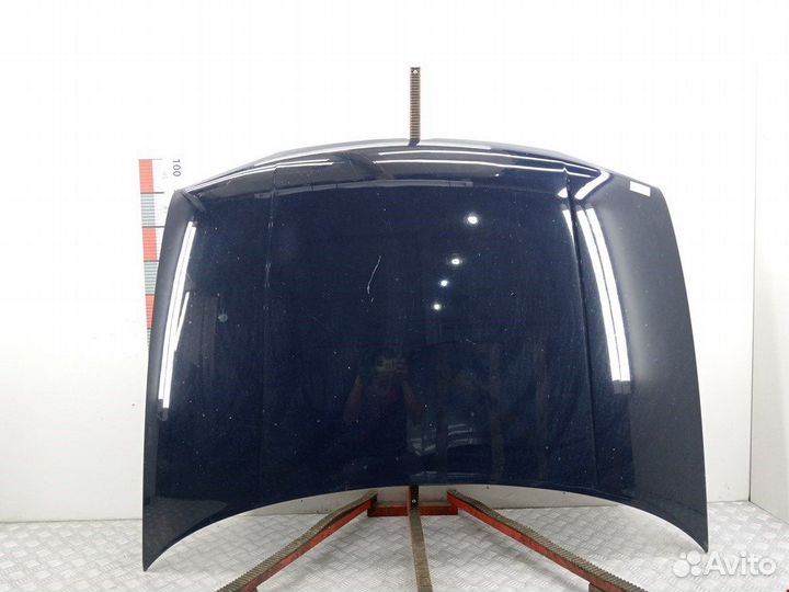 Капот Volkswagen Golf