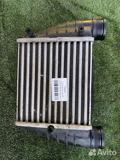 Итеркулер передний правый Audi A4 B7 8ED 8K2 8E014