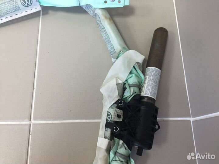 Шторка безопасности правая VW Passat B6 2005-2010