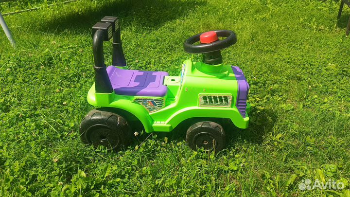 Трактор детский