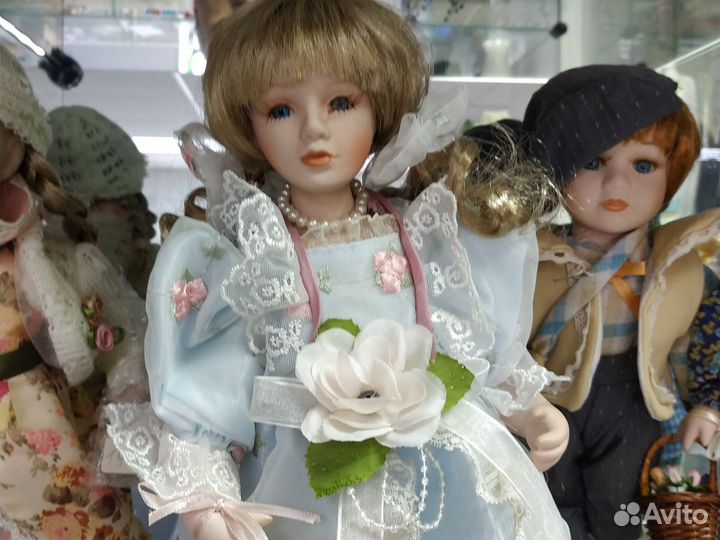 Кукла фарфоровая коллекционная