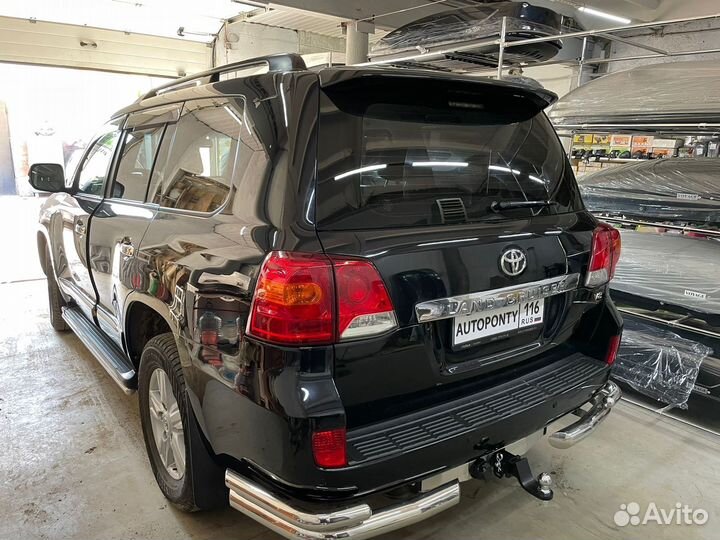 Защита заднего бампера Toyota Land Cruiser 200