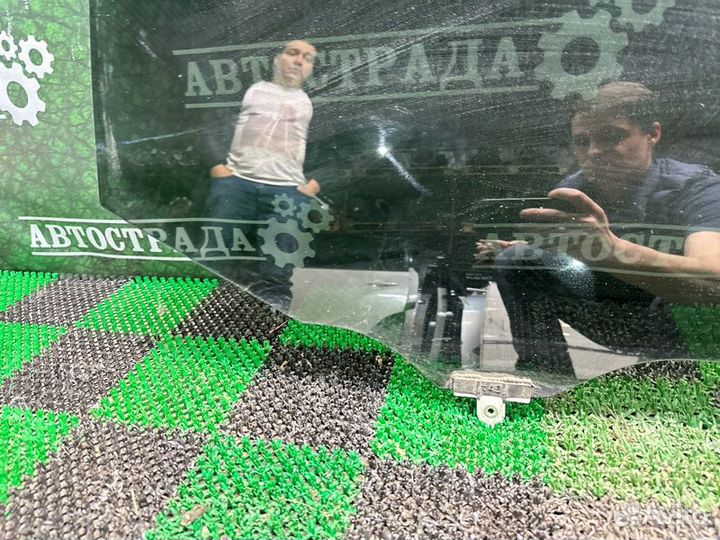 Стекло двери заднее левое Toyota Alphard 2015-2022