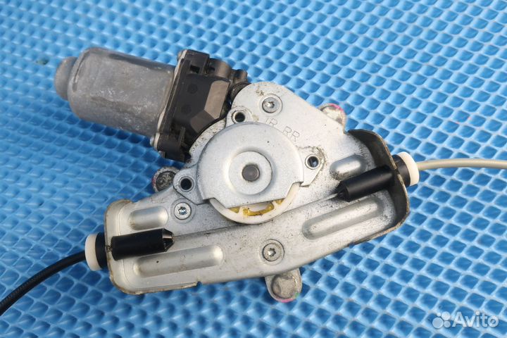 Стеклоподъемник задний левый Hyundai Solaris 1