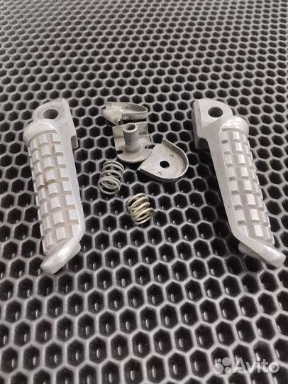 Kawasaki zx7r, zx7, ZX750P Задние подножки