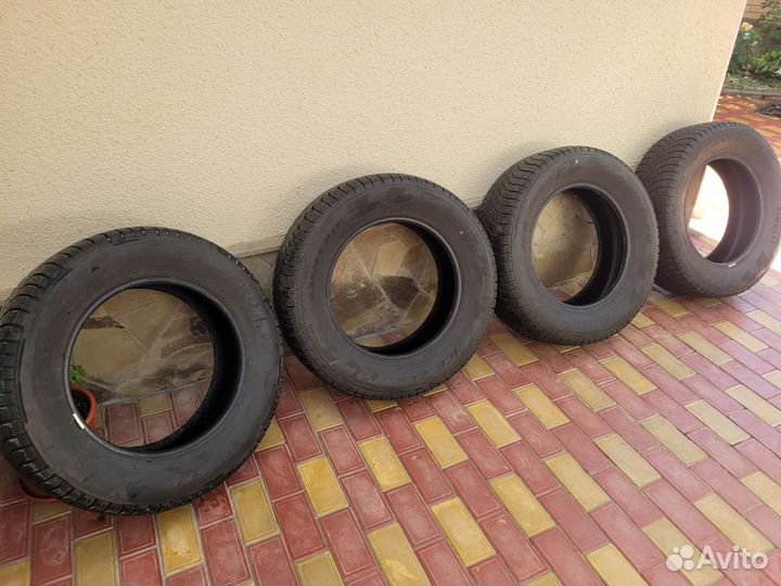 Pirelli Ice Zero FR 235/65 R17 108H