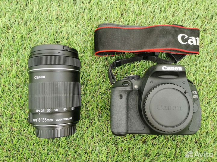 Зеркальный фотоаппарат Canon 600D с объективом