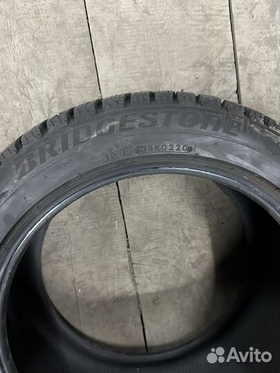 Bridgestone Blizzak Spike-02 225/50 R17
