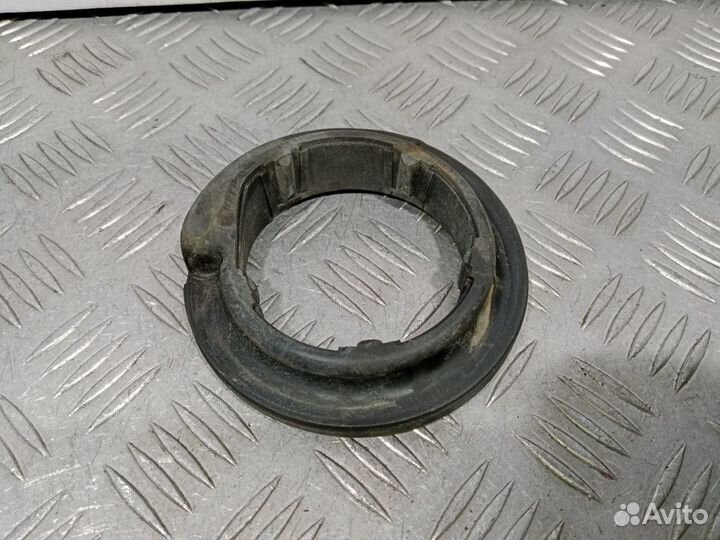 Б/У Опора передней пружины верхняя Mercedes#006