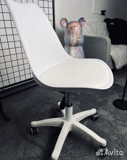 Компьютерное кресло белое