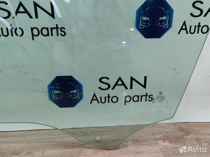 Стекло двери переднее левое Bmw X5 E70 N62B48 2008