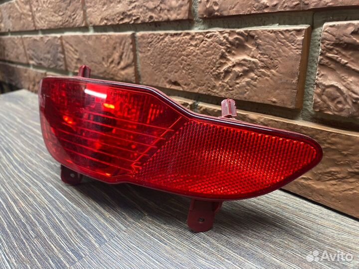 Фонарь задний в бампер левый Peugeot 5008 2017+
