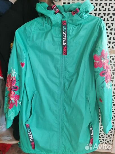 Ветровка для девочки