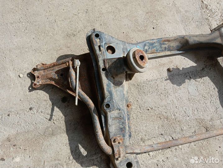 Подрамник передний Opel Omega B