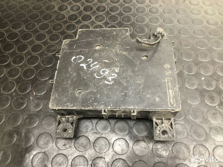 Блок предохранителей Mitsubishi Outlander XL