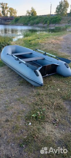 Надувная лодка длина 3200. В отличном состоянии