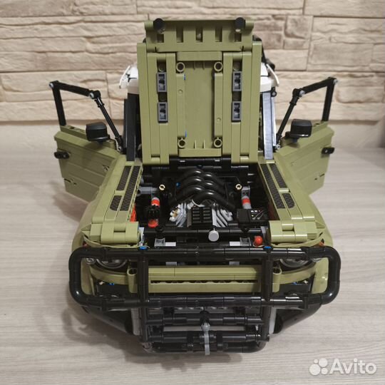 Аналог Lego Technic Land Rover Defender 90 (42110)