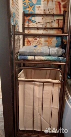 Полка в ванную комнату