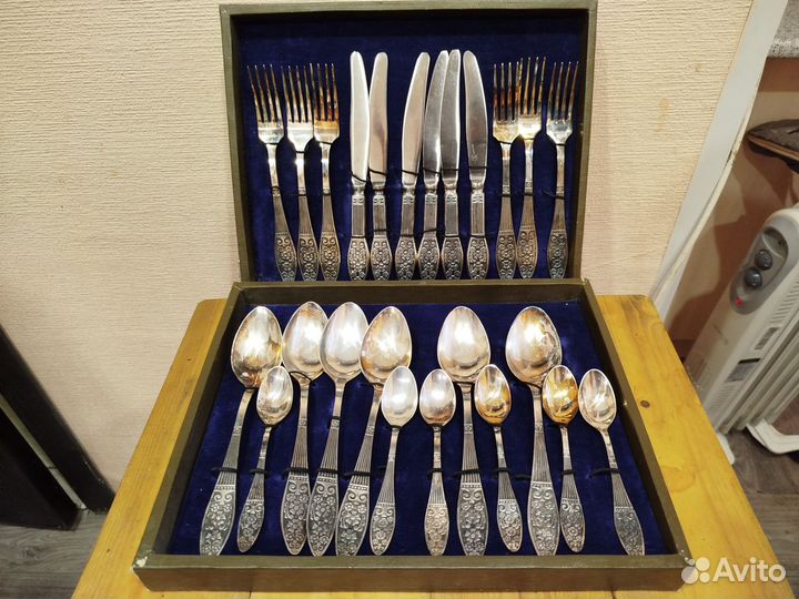 Набор столовой посуды на 6 персон