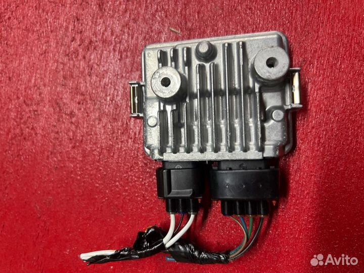 Блок управления топливным насосом Toyota Yaris